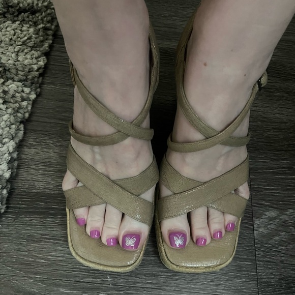 Via Spiga Shoes - Y2K Via Spiga nude wedges☀️